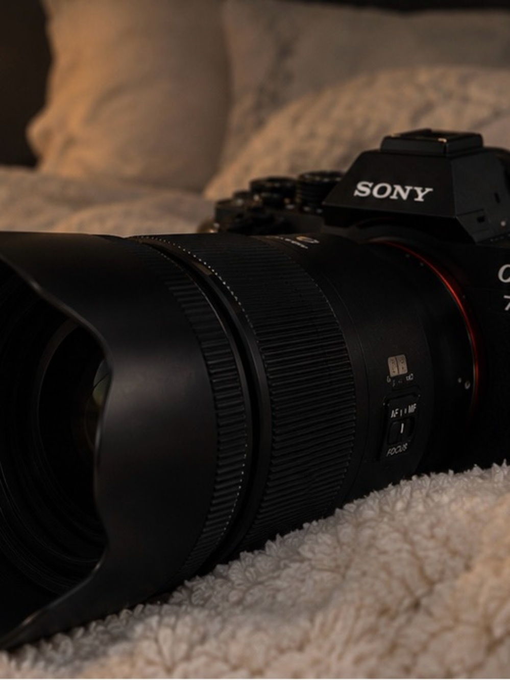 Sony a7 Mirrorless (READ DESCRIPTION)
